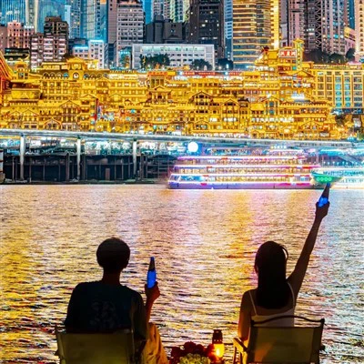 Nocna wycieczka po Hongyadong w Chongqingu